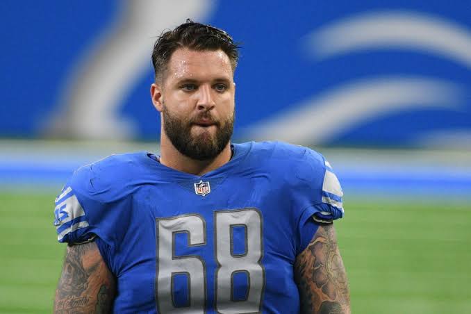 NFL: taylor decker resined from Lions today