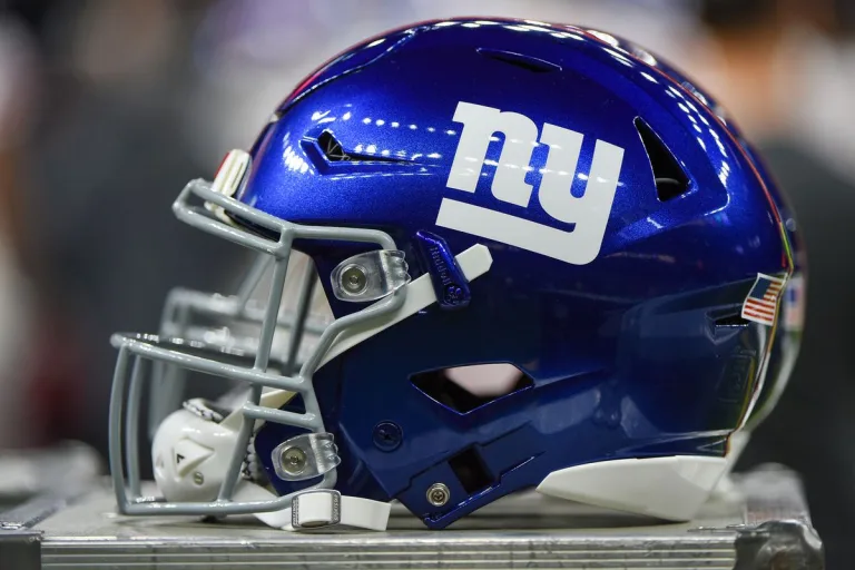 Finally Giants has made hot deal of $52.5 Million for signing…..