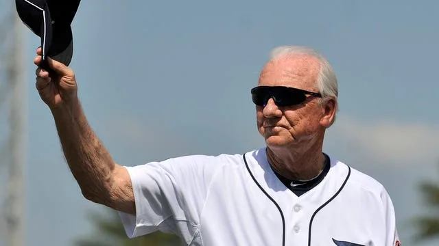Detroit tigers lost everything today as Al Kaline set he’s resignation from tigers…