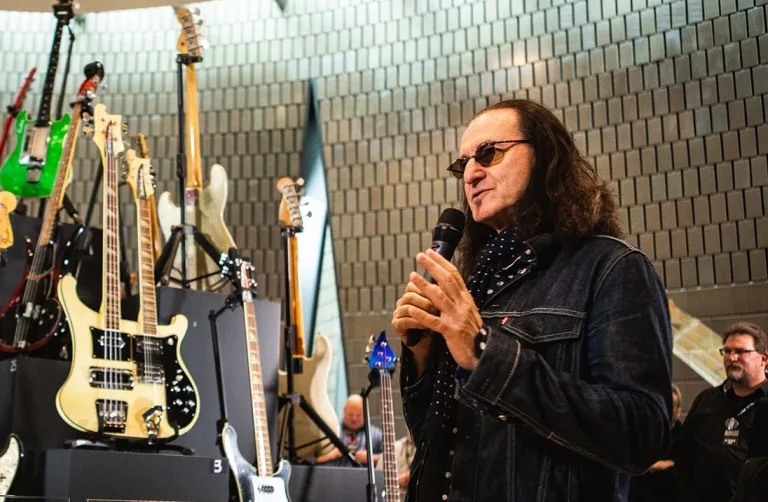 JUST IN: Geddy Lee secures a $20 million contract, enhancing his legacy with