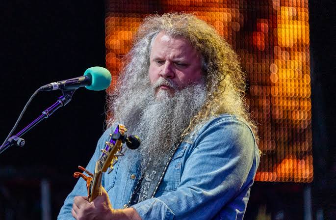 Legendary Jamey johnson announces his retirement citing some series of health issues
