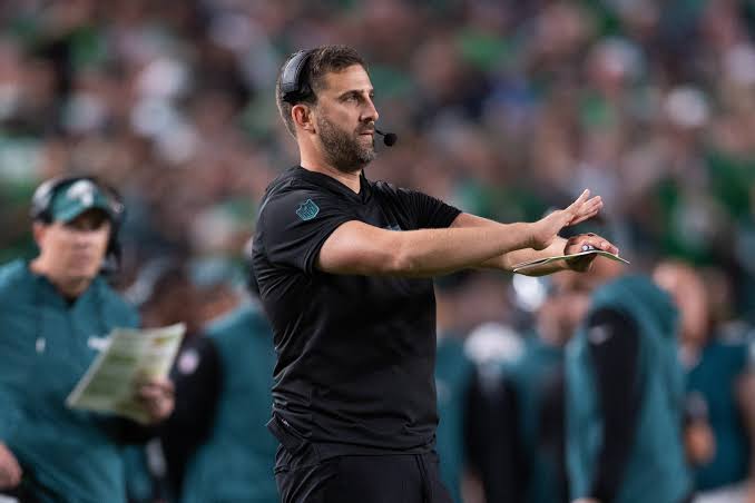 “Eagles Soar Over Cowboys: Coach Nick Sirianni and Players Reflect on Dominant Win”
