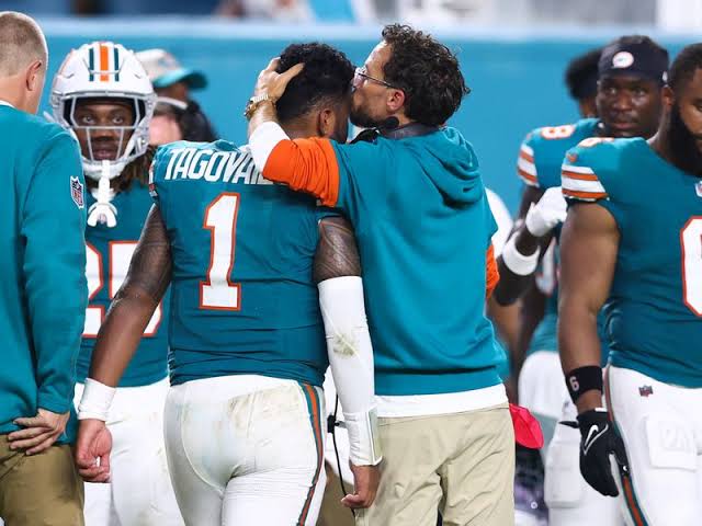 NFL suspended Miami dolphins Quarterback tua tagovailoa for Ten month for breaking the rules.