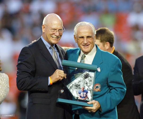 Heartbreaking Loss: NFL Legend and Miami Dolphins Icon Dick Anderson Dies at 78.