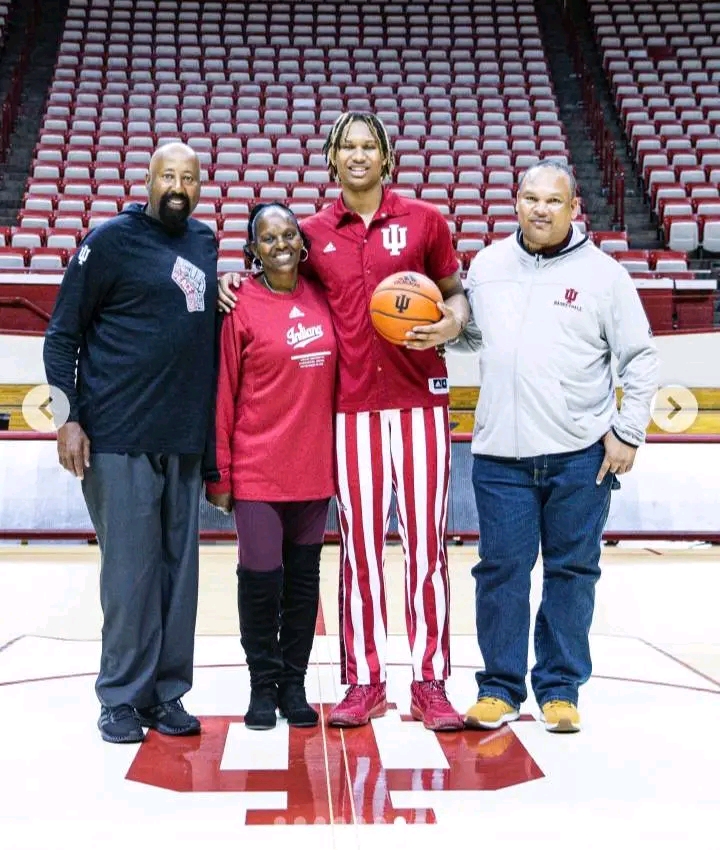 Congratulations: Hoosier’s Star Forward Malik Reneau Wins Prestigious Oscar Robertson Trophy Award…
