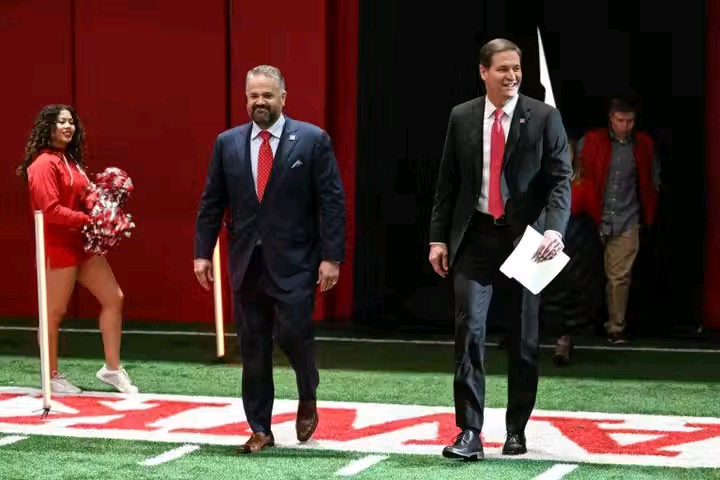 BREAKING NEWS: Coach Matt Rhule of the Nebraska cornhusks team has donated his entire $2 million bonus and endorsement contract to charities and homelessness support organizations. Details in comment….