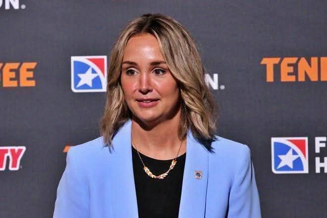 SHOCKER: Kim Caldwell Turns Down $7.5M NIL Offer from Georgia, Notre Dame – Says Her Heart Belongs to Tennessee In a bold and unexpected move that’s rocking the college basketball world, Tennessee Lady Vols head coach Kim Caldwell has reportedly turned down a massive $7.5 million NIL-backed offer from powerhouse programs Georgia and Notre Dame to remain at the helm in Knoxville. The stunning development, first reported by ESPN, showcases Caldwell’s deep commitment to the Tennessee program and her belief in building something special with the Lady Vols.
