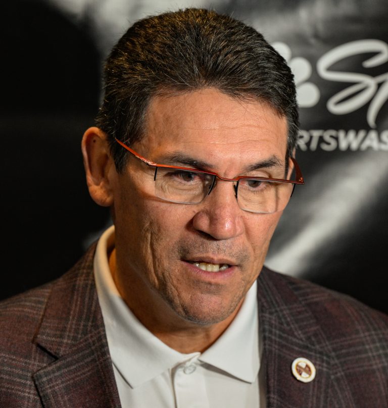Ron Rivera, former head coach of the Carolina Panthers, recently signed a $65 million NFL contract but turned down a historic $105 million offer from the Florida Gators, saying, “My loyalty is with the Carolina Panthers.”………