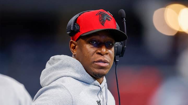 Heartbreaking News: Atlanta Falcons Head Coach Raheem Morris has tragically passed away at the age of 48. His death was confirmed just moments ago leaving the NFL community in deep shock and mourning…………..