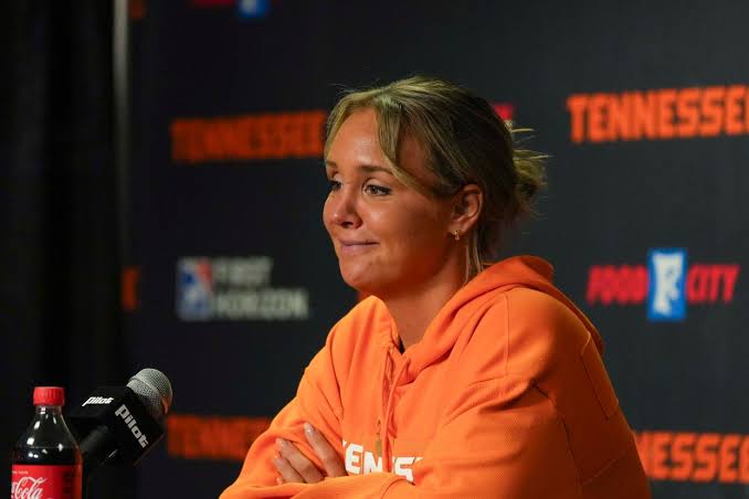 “Kim Caldwell Shares Personal Reasons Behind Her Unexpected Exit from Tennessee, Marking a Turning Point for the Lady Vols’ Program.”……….