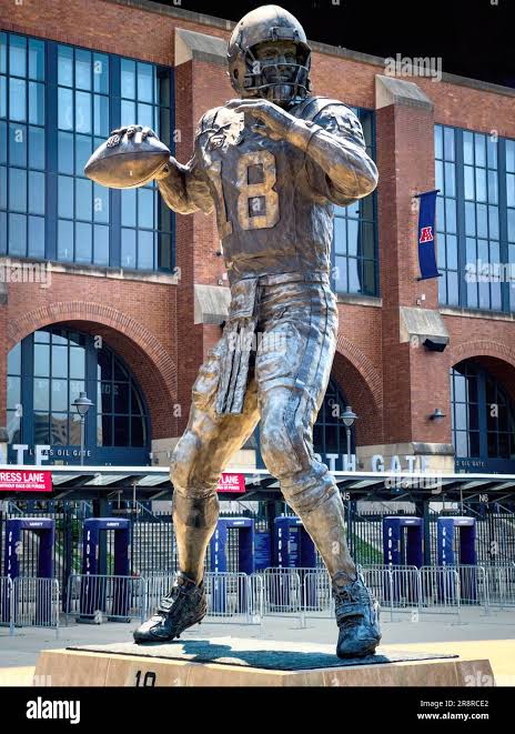 LATEST UPDATE: Bronze Statue of Indianapolis Colts Legend Peyton Manning Revealed, Commemorating His Historic Contributions to Football and the City……….