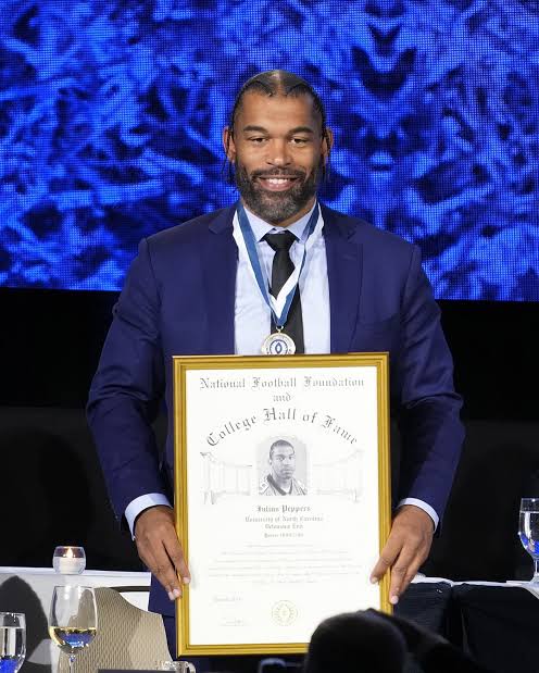 Massive Congratulations to Julius Peppers on his official induction into the College Football Hall of Fame by the NFF Network! 🏆🔥 A true legend of the game has been honored—don’t miss the full story behind this iconic moment 👉