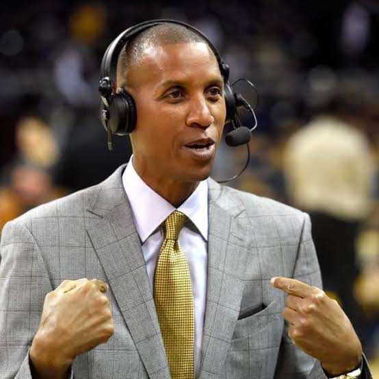 This is great news: Reggie Miller Stuns Indiana pacers with Game-Changing Gift: Donates Two Custom Luxury Buses to Indiana pacers Basketball……………..