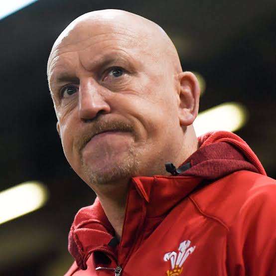 “Rugby Legend Turned Lifesaver: Shaun Edwards Trades the Pitch for Purpose, Uplifting 50 Brave Cancer Warriors………..