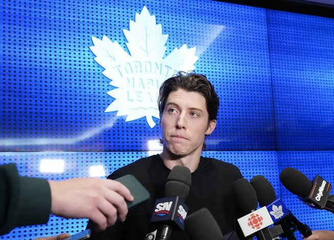 🚨 Fresh off today’s early press briefing, the Toronto Maple Leafs’ General Manager announced that Mitch Marner is poised to re-sign with the team on a three-year, $54 million contract extension. The GM emphasized that Marner’s return will be instrumental in boosting the team’s performance…………….