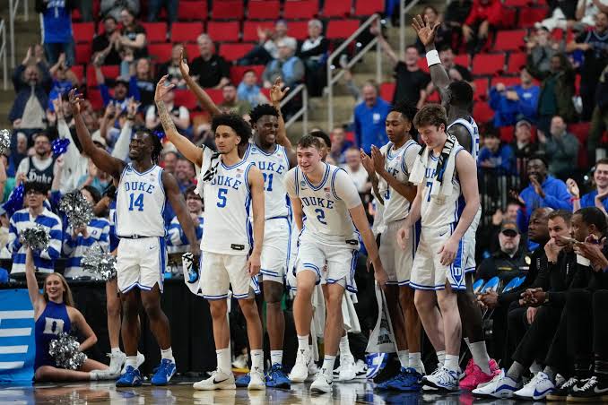 Duke Basketball Confirms Shocking Departure of Six Key Players  In a stunning move that has sent shockwaves through the college basketball world, Duke…