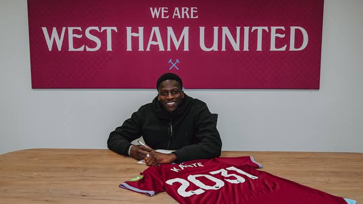 West Ham United is delighted to announce that young midfielder Mohamadou Kanté has signed a new contract with the Club until the summer of 2031 ✍️  Congratulations, Mohamadou ⚒️
