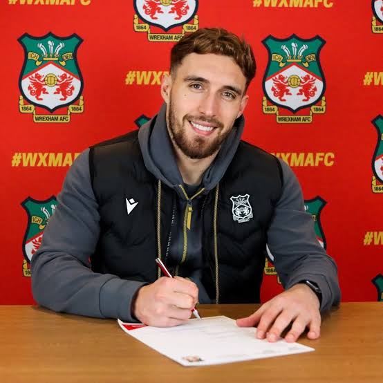 Football world’s most shocking contract extension : Wrexham star Sam Smith shocked football world with a top -tier contract extension…read more…