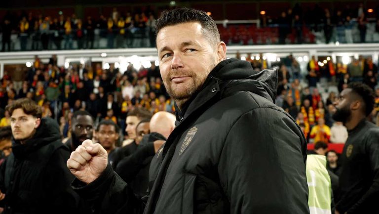 🚨WORK PERMIT APPROVED BUT DEAL ON HOLD! Pierre Sage REFUSES to sign Crystal Palace contract UNLESS his condition is met 😱🦅 Panic in meeting!